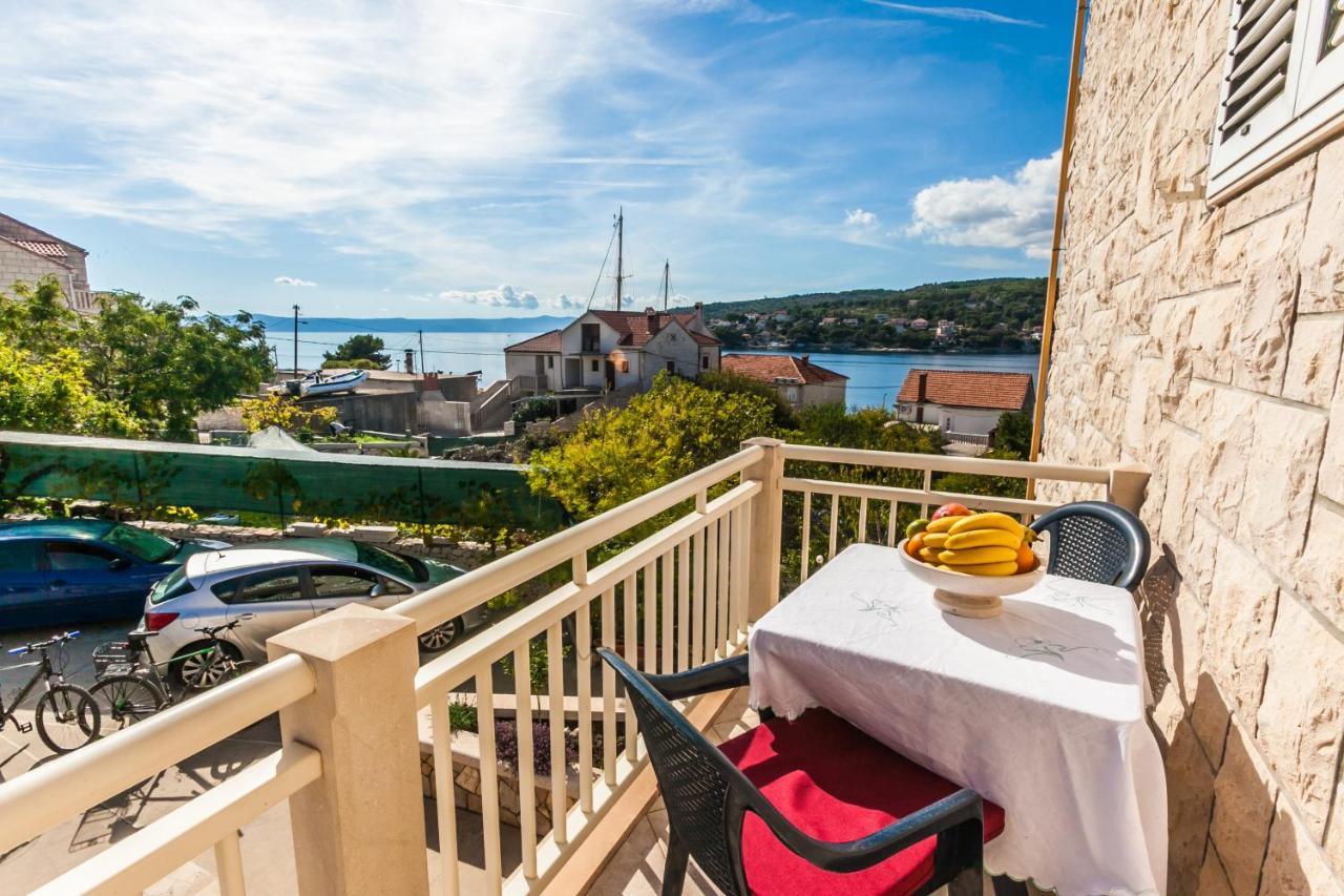 Sea View Apartment Sumartin Exterior photo