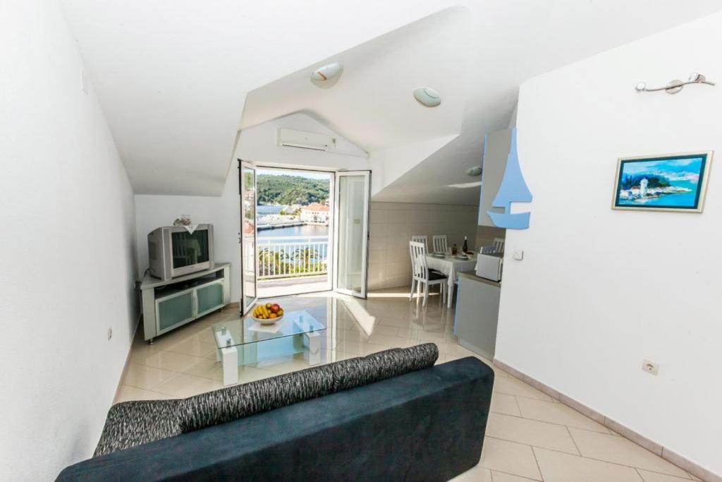 Sea View Apartment Sumartin Exterior photo