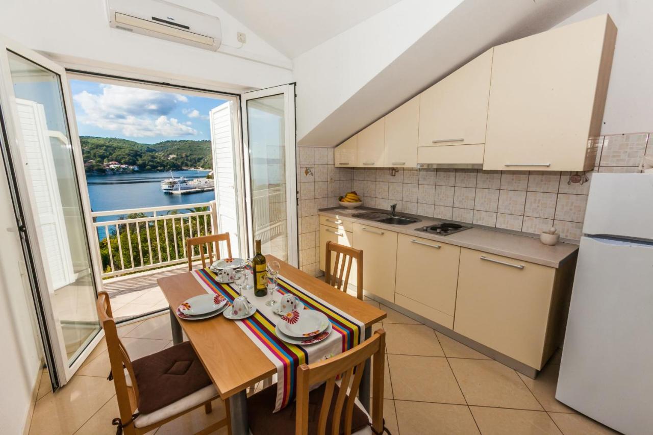 Sea View Apartment Sumartin Exterior photo